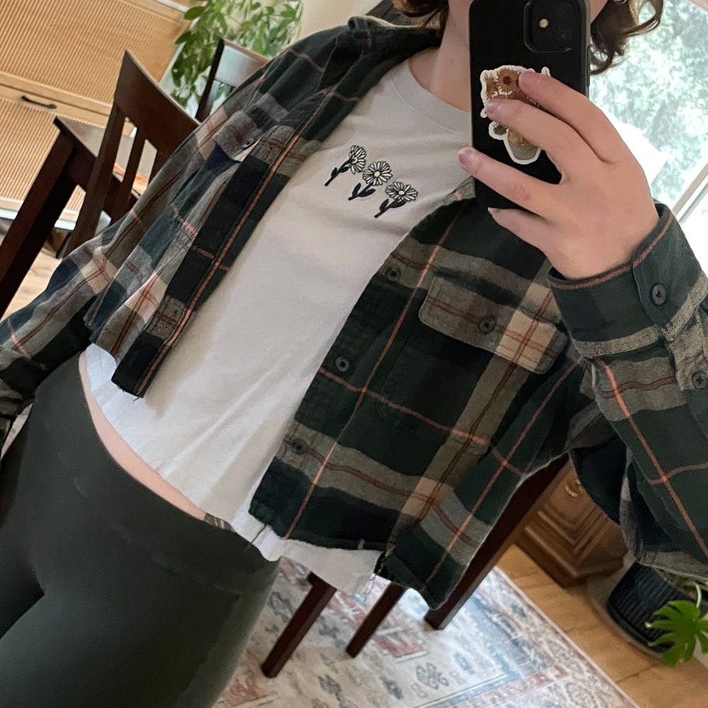 American Eagle Outfitters Green Plaid Button Down Shirt